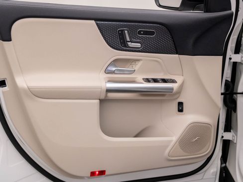 New 2026 Mercedes-Benz GLA 250 4MATIC image 14