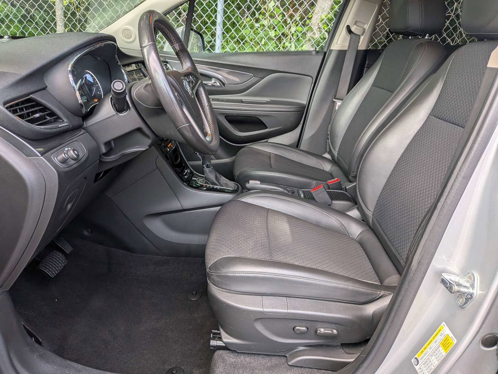 Used 2022 Buick Encore Preferred w/ Safety Package AWD/4WD image 19