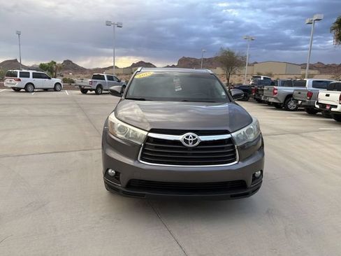 Used 2015 Toyota Highlander XLE AWD/4WD image 2