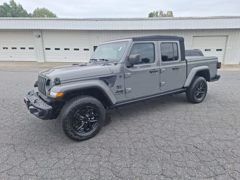 Used 2023 Jeep Gladiator Sport AWD/4WD image 1