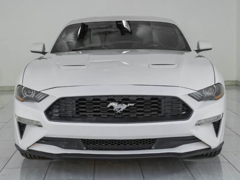 Used 2021 Ford Mustang Coupe image 3