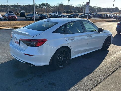 Used 2023 Honda Civic Sport image 5