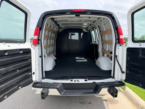 Certified 2025 GMC Savana 2500 w/ Driver Convenience Package RWD image 8