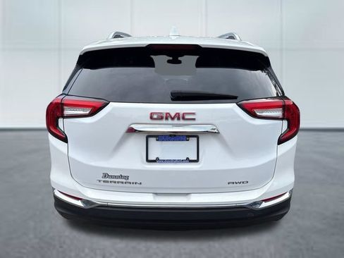 Used 2022 GMC Terrain SLT w/ LPO, Floor Liner Package AWD/4WD image 3