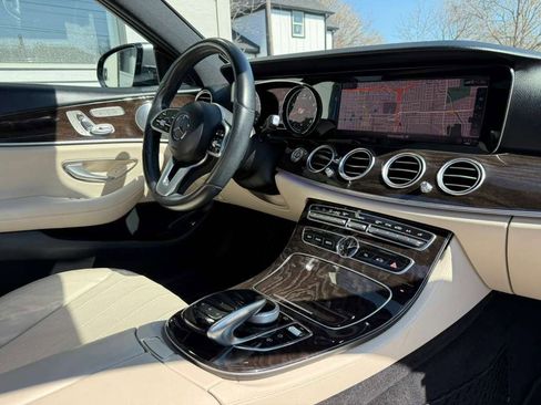 Used 2019 Mercedes-Benz E 300 4MATIC image 30
