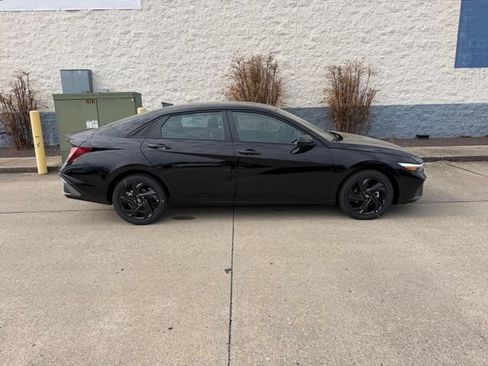 New 2026 Hyundai Elantra Sport FWD image 2