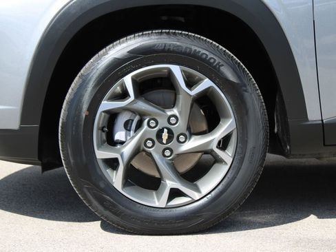 Used 2025 Chevrolet Trax LT w/ LT Convenience Package FWD image 53