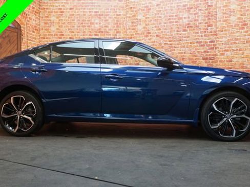 Certified 2023 Nissan Altima 2.5 SR w/ SR Premium Package image 8