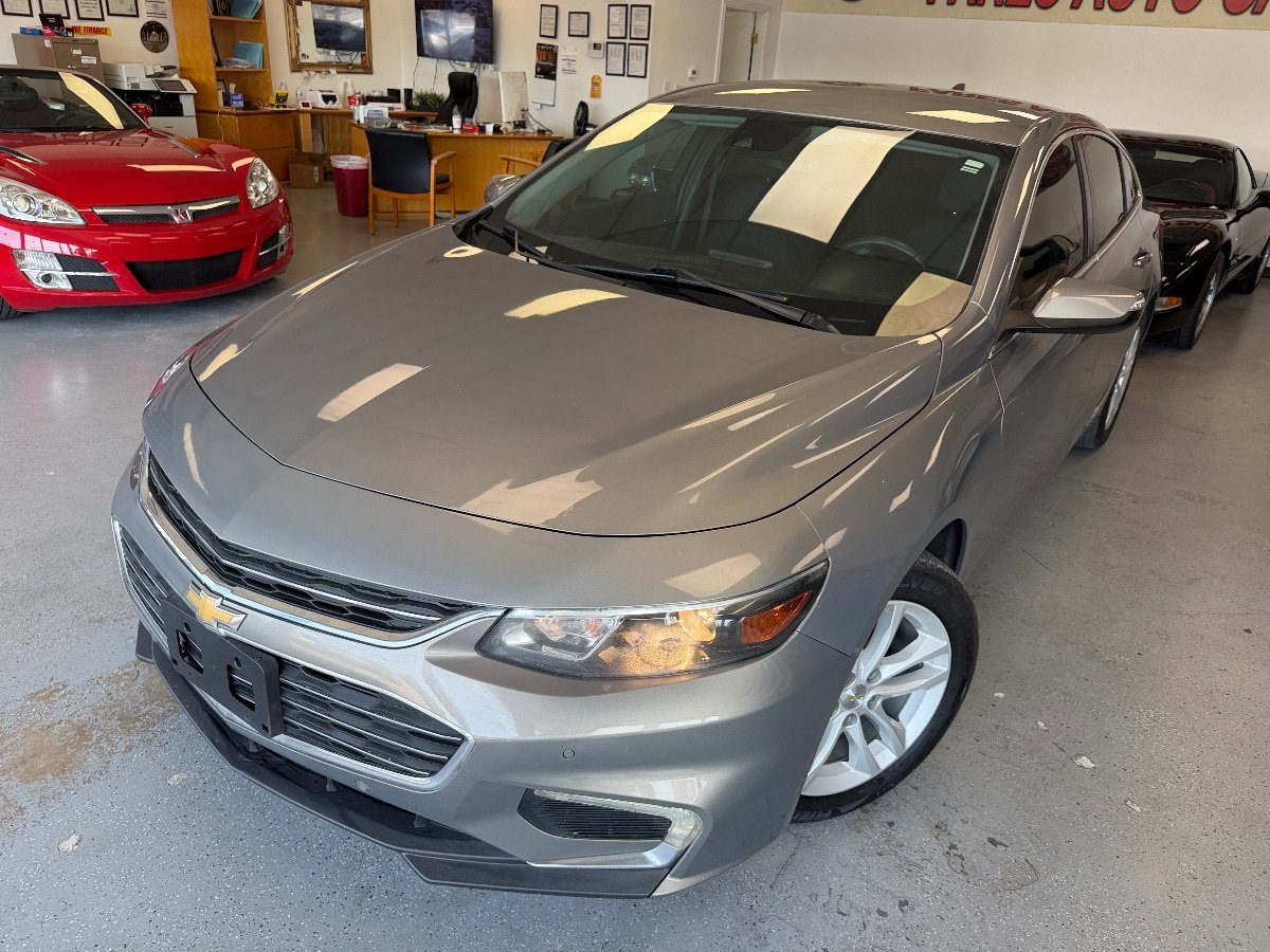 Used 2018 Chevrolet Malibu LT w/ Driver Confidence Package FWD image 10