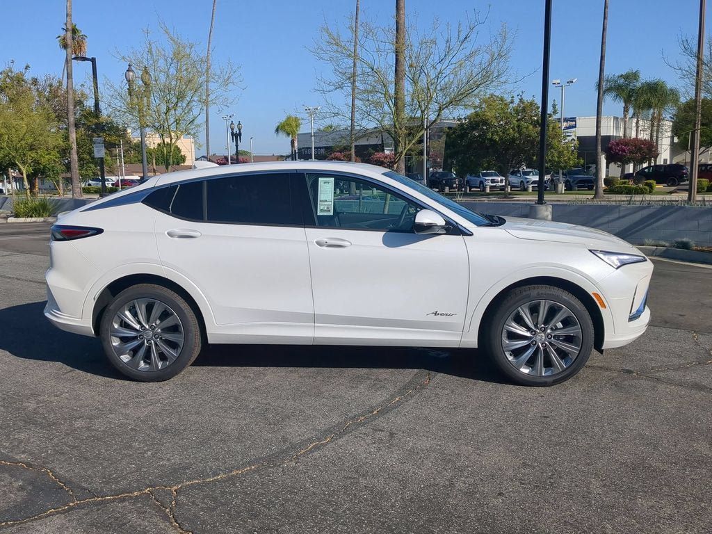 New 2026 Buick Envista Avenir FWD image 2