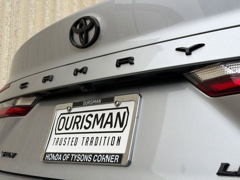 Used 2025 Toyota Camry LE w/ Convenience Package image 8
