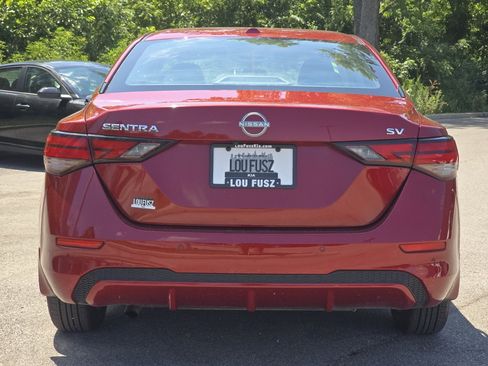 Used 2024 Nissan Sentra SV FWD image 9