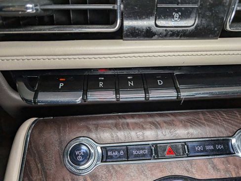 Used 2020 Lincoln Aviator Reserve w/ Equipment Group 202A image 32