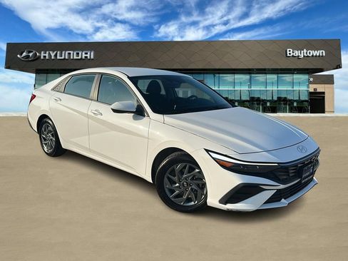 Used 2024 Hyundai Elantra SEL FWD image 1