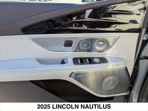 Used 2025 Lincoln Nautilus Black Label AWD/4WD image 10