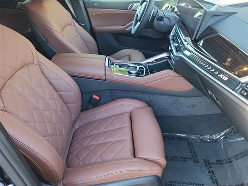 New 2026 BMW X6 xDrive40i w/ Climate Comfort Package image 17