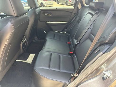 Used 2025 Nissan Rogue SV w/ SV Premium Package FWD image 15