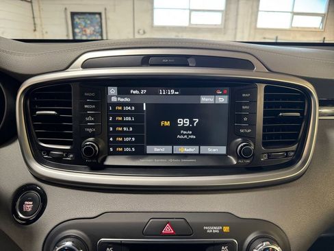 Certified 2020 Kia Sorento SX image 17