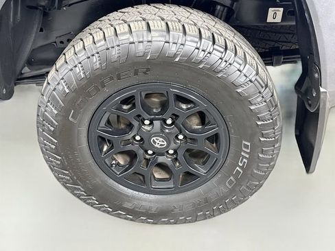Certified 2019 Toyota Tacoma SR5 RWD image 31