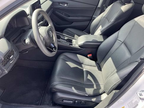 Used 2024 Honda Accord EX image 11