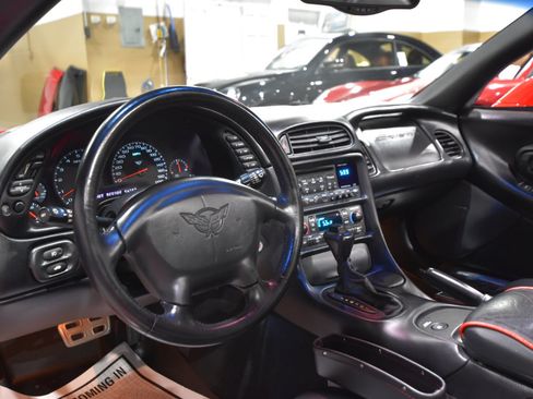 Used 2002 Chevrolet Corvette Coupe w/ Preferred Equipment Group2 image 26