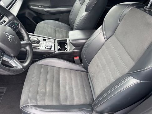Used 2024 Mitsubishi Outlander SE AWD/4WD image 12
