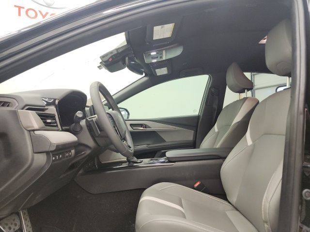 Used 2025 Toyota Camry SE w/ Convenience Package FWD image 13