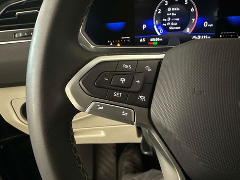 Certified 2022 Volkswagen Tiguan SE image 28