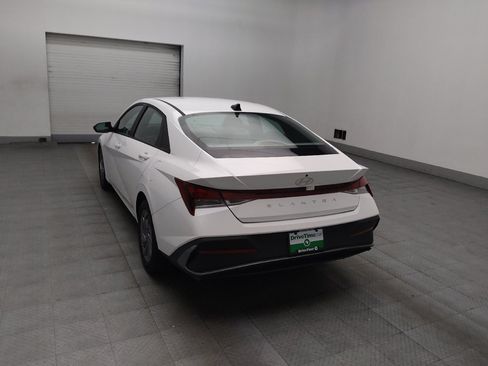 Used 2024 Hyundai Elantra SEL FWD image 6