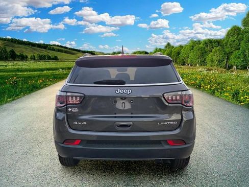 Used 2019 Jeep Compass Limited AWD/4WD image 5