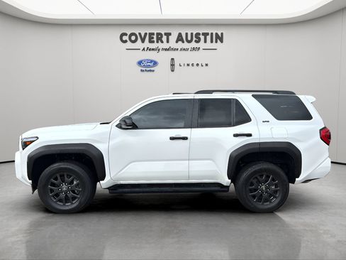 Used 2025 Toyota 4Runner SR5 RWD image 2