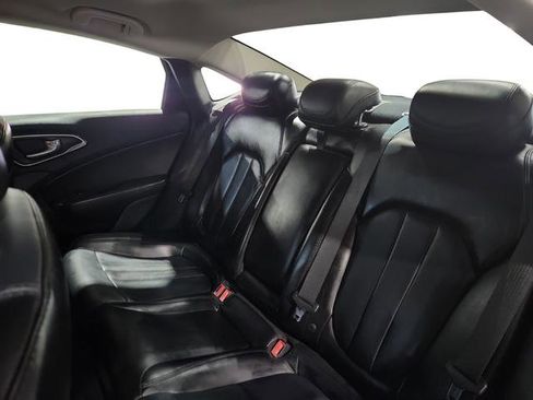 Used 2017 Chrysler 200 Limited Platinum w/ Comfort & Convenience Group image 19