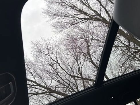 Used 2024 Jeep Grand Cherokee Limited w/ Black Appearance Package AWD/4WD image 24