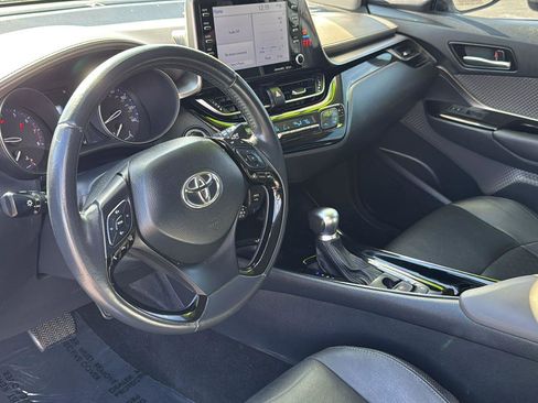 Used 2022 Toyota C-HR Limited image 22