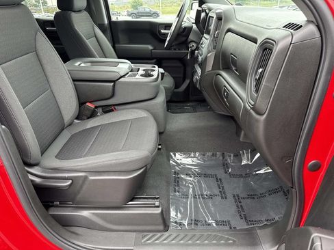 Used 2022 Chevrolet Silverado 1500 Custom w/ Safety Confidence Package AWD/4WD image 18