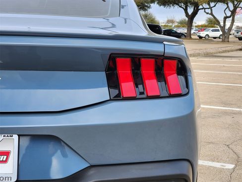 Used 2024 Ford Mustang GT Premium image 15