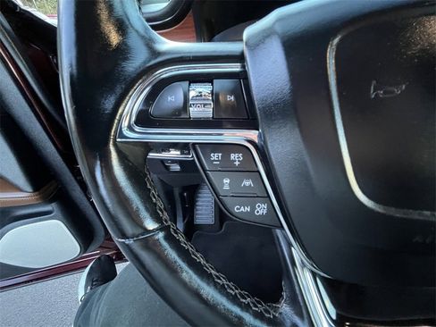 Certified 2021 Lincoln Nautilus Reserve w/ Equipment Group 202A image 15