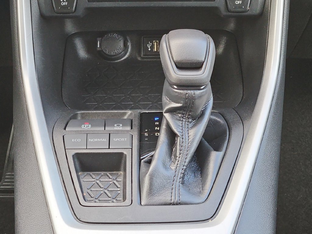 Used 2023 Toyota RAV4 XLE FWD image 22