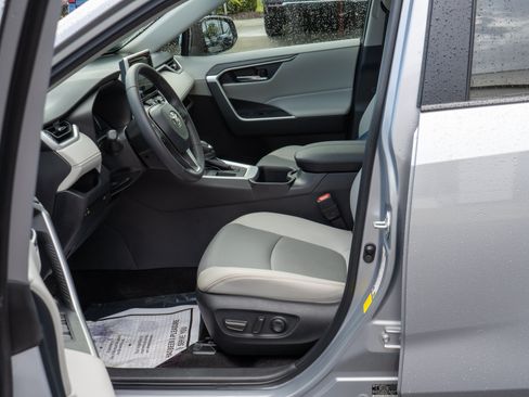 Used 2024 Toyota RAV4 XLE Premium FWD image 27