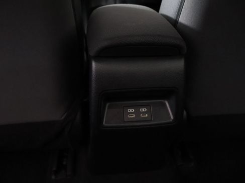 Used 2023 Toyota Corolla LE FWD image 40