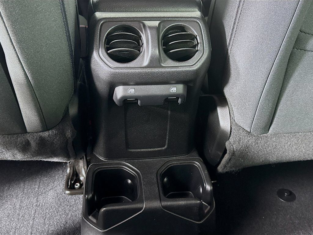 Used 2018 Jeep Wrangler Unlimited Sport S AWD/4WD image 25