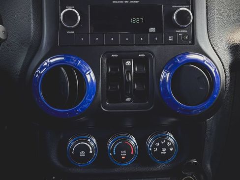 Used 2017 Jeep Wrangler Unlimited Sport w/ Quick Order Package 24S AWD/4WD image 13