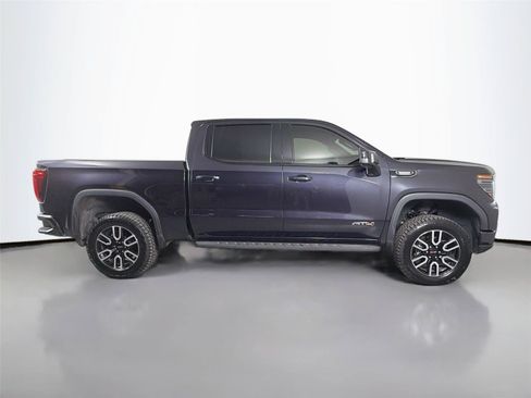 Used 2022 GMC Sierra 1500 AT4 w/ Technology Package AWD/4WD image 5