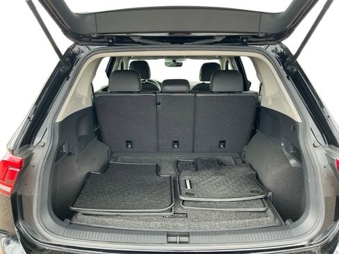 Used 2021 Volkswagen Tiguan SE w/ Panoramic Sunroof Package AWD/4WD image 20