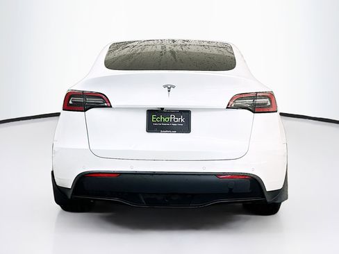 Used 2021 Tesla Model Y Long Range AWD/4WD image 7