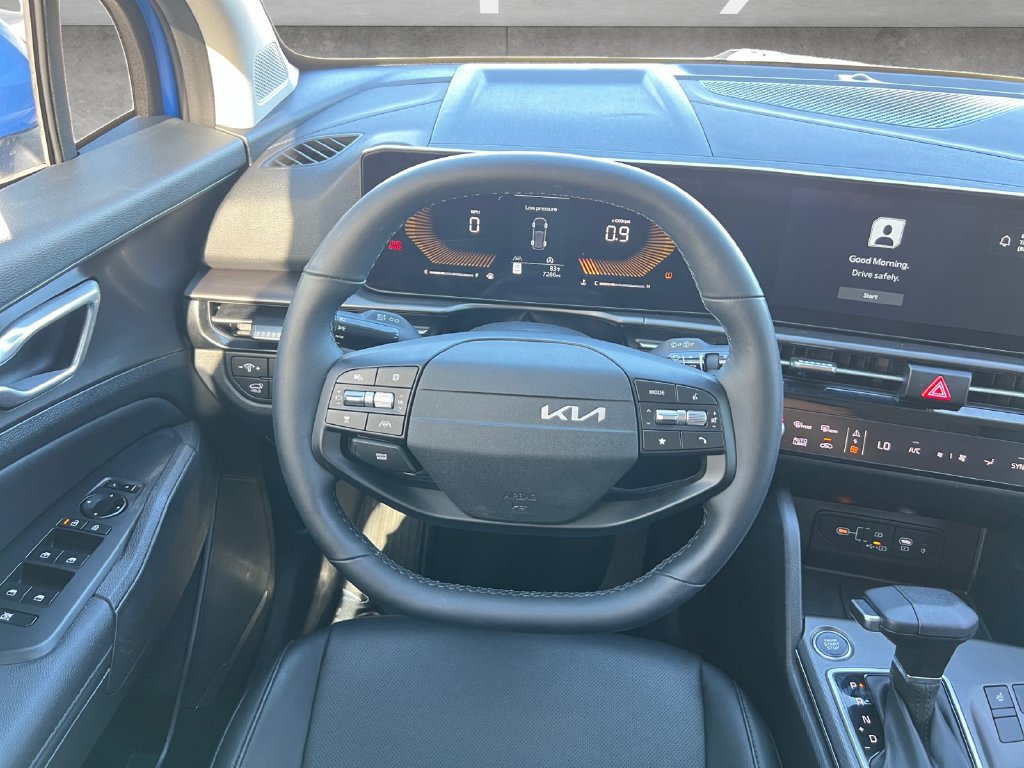 Used 2026 Kia Sportage EX FWD image 21