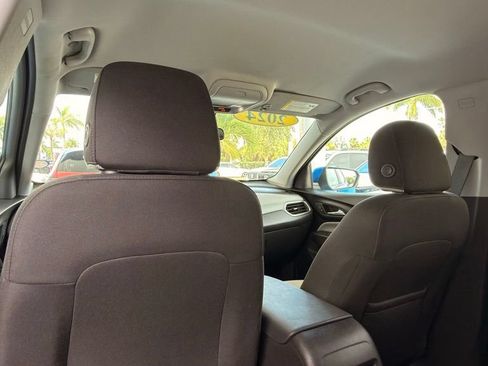 Used 2024 Chevrolet Equinox LT FWD image 8