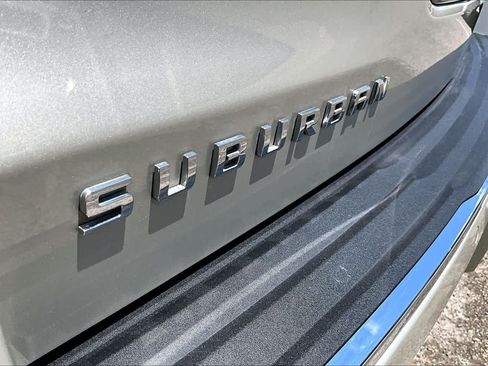 Used 2016 Chevrolet Suburban LTZ RWD image 12