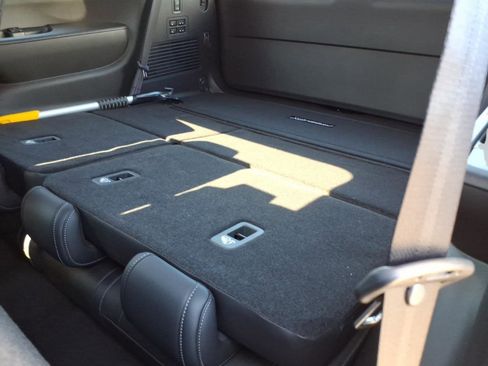 Used 2026 Nissan Armada PRO-4X AWD/4WD image 10