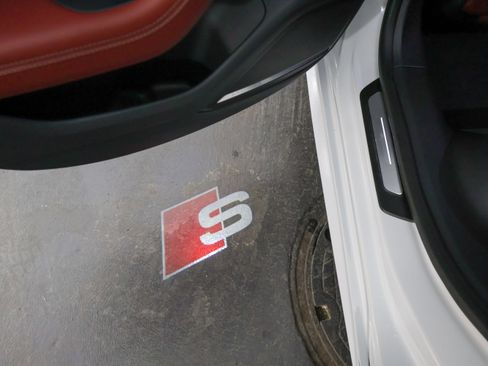 Used 2020 Audi S7 Prestige w/ Prestige Package image 29